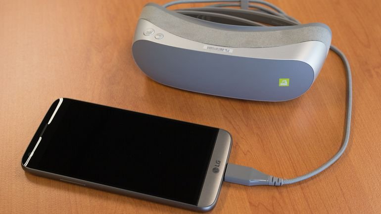 Компания LG собирается выпустить шлем виртуальной реальности на базе HTC Vive